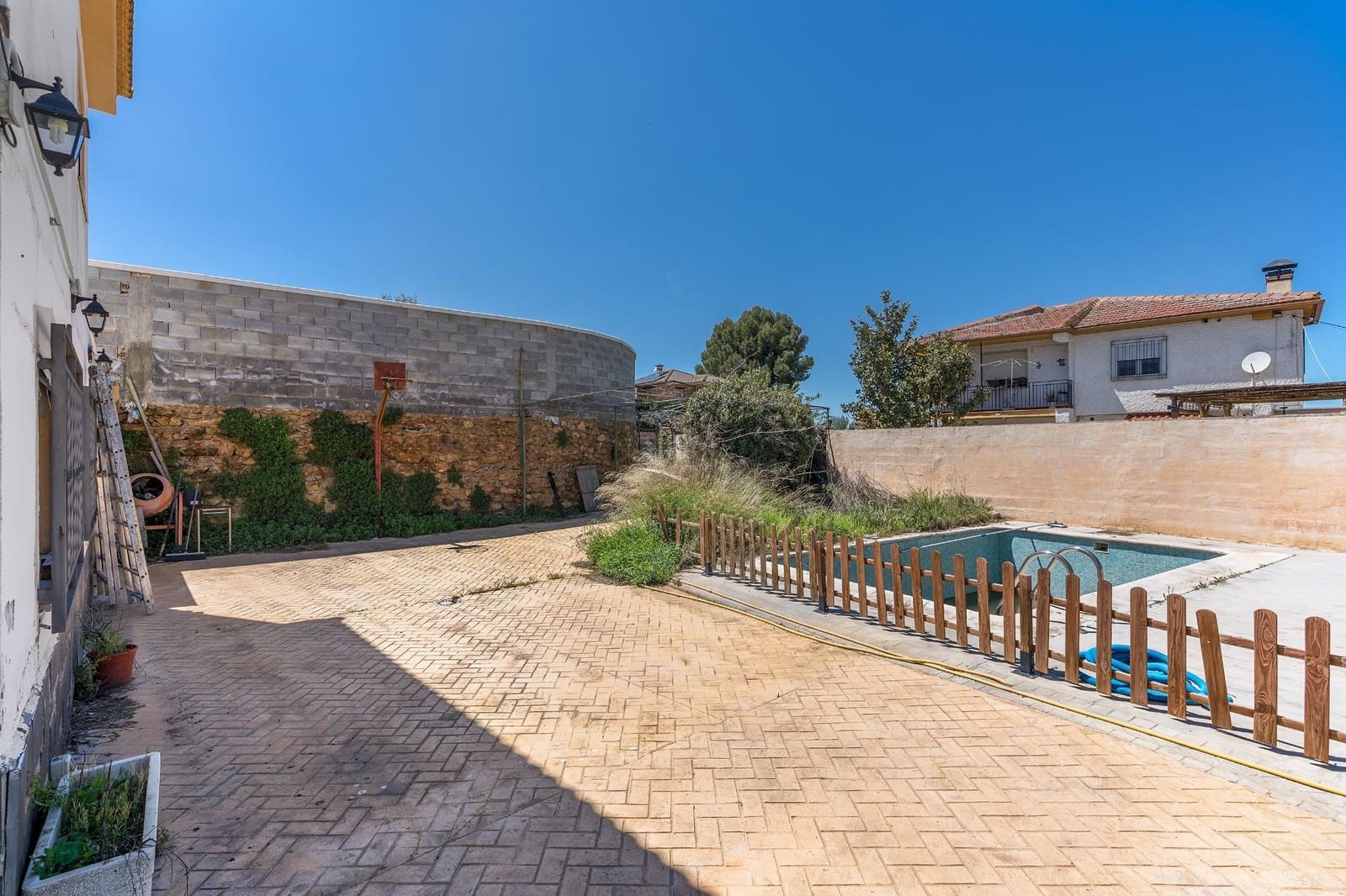 5 Zimmer Villa zu verkaufen in Dilar mit Pool Garage - 249.000 € (Ref: 9833949)