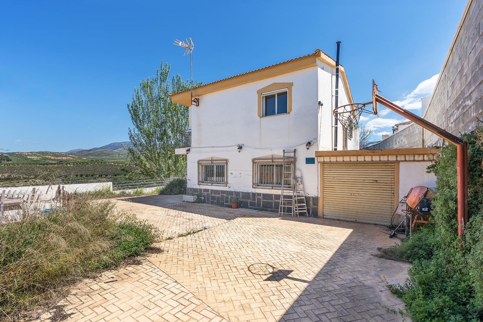 5 Zimmer Villa zu verkaufen in Dilar mit Pool Garage - 249.000 € (Ref: 9833949)