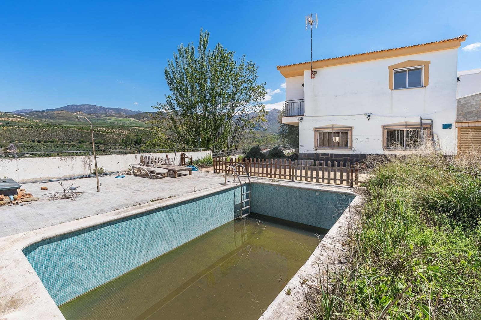 5 Zimmer Villa zu verkaufen in Dilar mit Pool Garage - 249.000 € (Ref: 9833949)