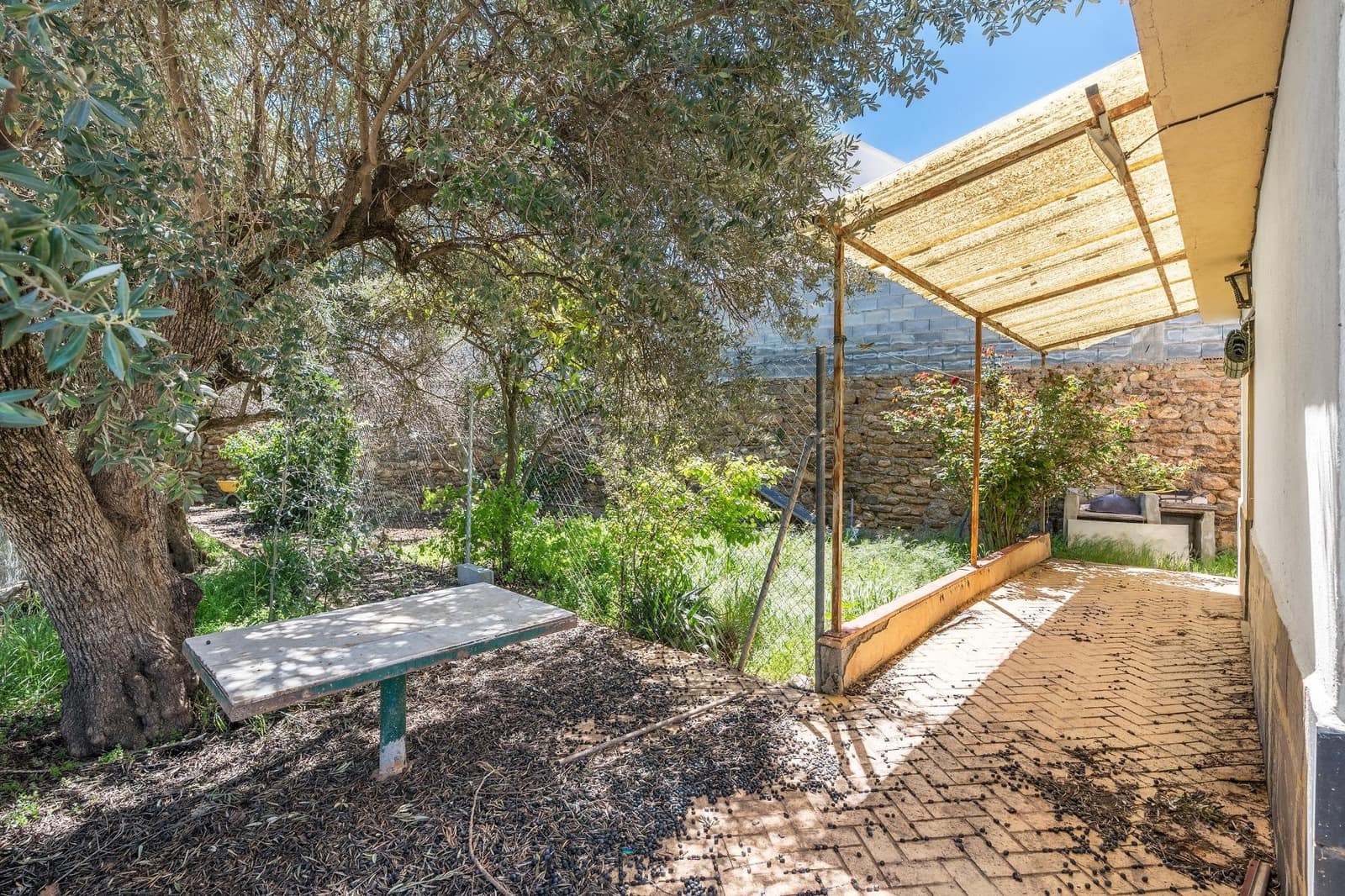 5 Zimmer Villa zu verkaufen in Dilar mit Pool Garage - 249.000 € (Ref: 9833949)