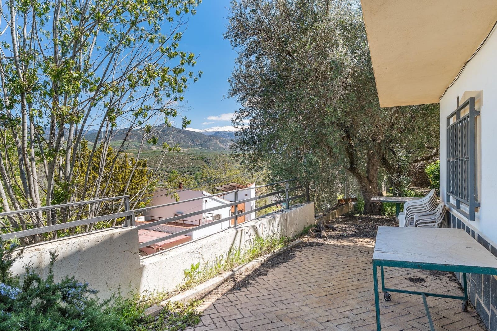 5 Zimmer Villa zu verkaufen in Dilar mit Pool Garage - 249.000 € (Ref: 9833949)