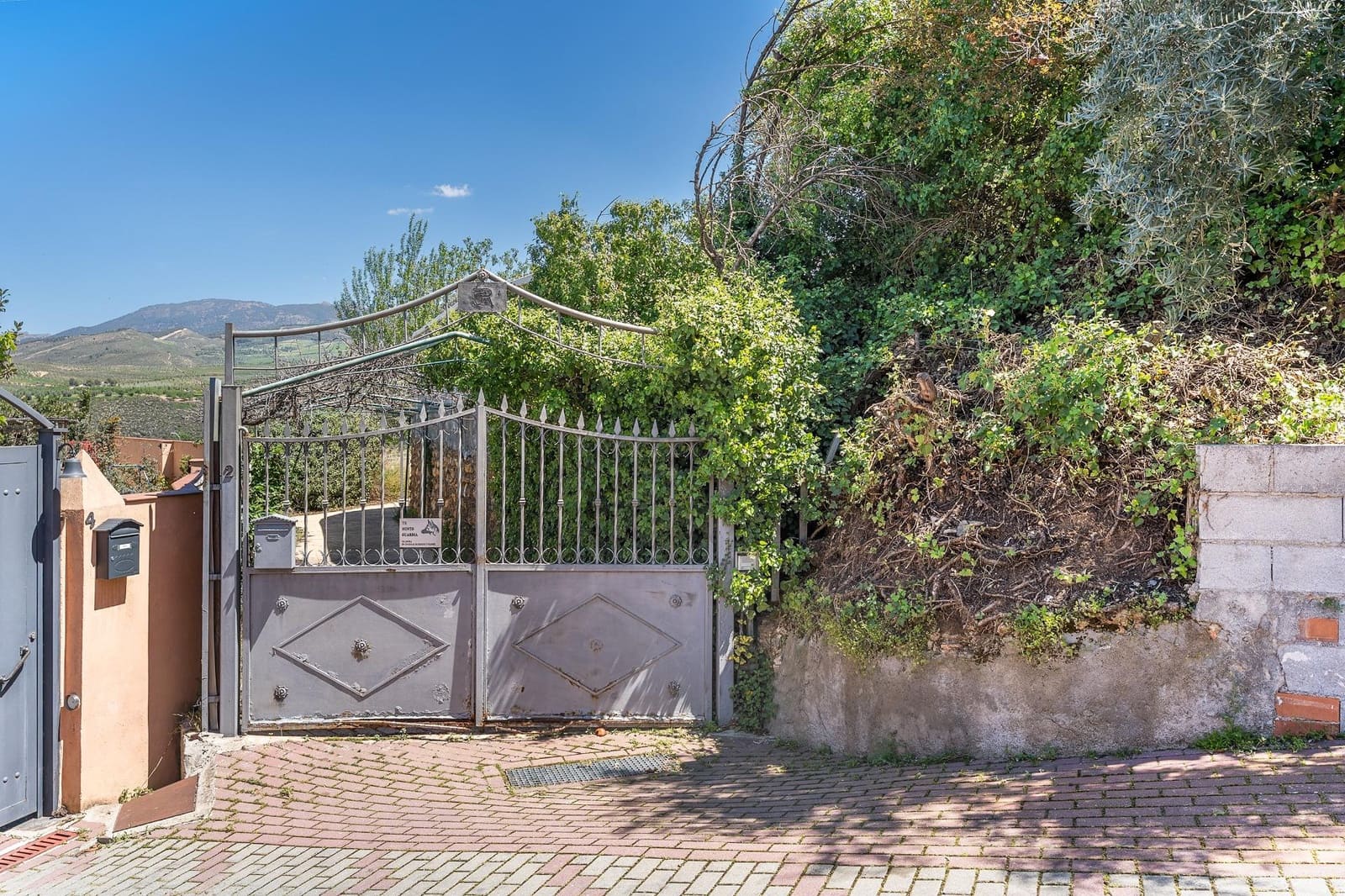 5 Zimmer Villa zu verkaufen in Dilar mit Pool Garage - 249.000 € (Ref: 9833949)