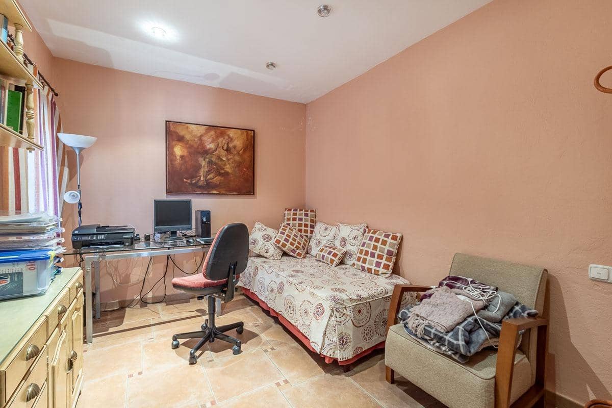 7 bedroom Villa for sale in Huetor Vega with pool garage - € 875,000 (Ref: 9836613)