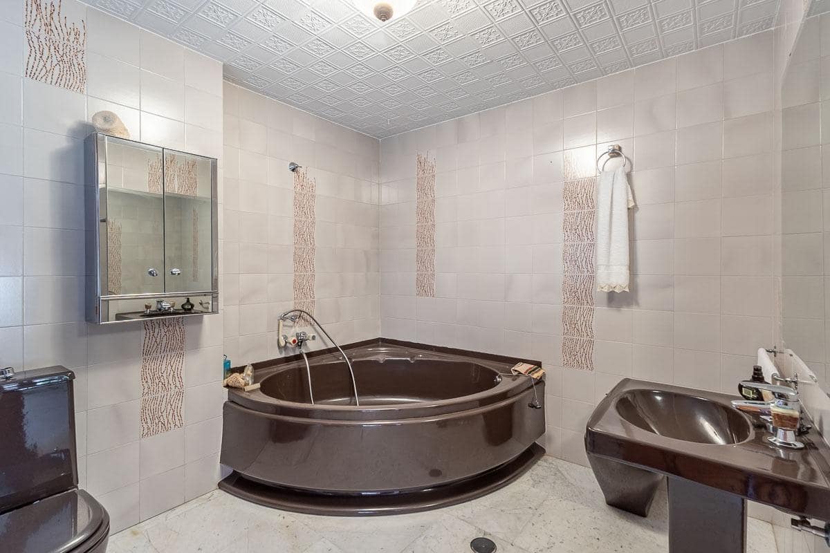 7 bedroom Villa for sale in Huetor Vega with pool garage - € 875,000 (Ref: 9836613)
