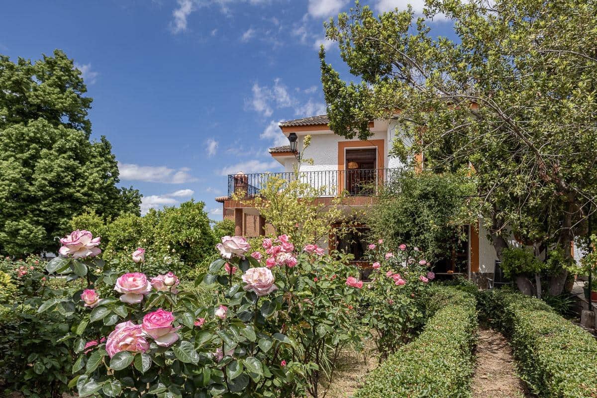 7 bedroom Villa for sale in Huetor Vega with pool garage - € 875,000 (Ref: 9836613)