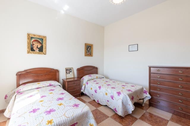 4 soveværelse Lejlighed til salg i Granada by - € 299.999 (Ref: 9849721)