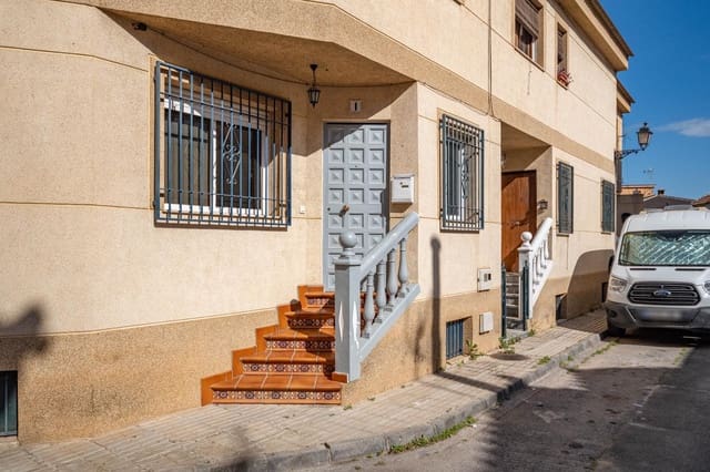 Casa de 3 habitaciones en Las Gabias en venta con garaje - 176.900 € (Ref: 9849740)