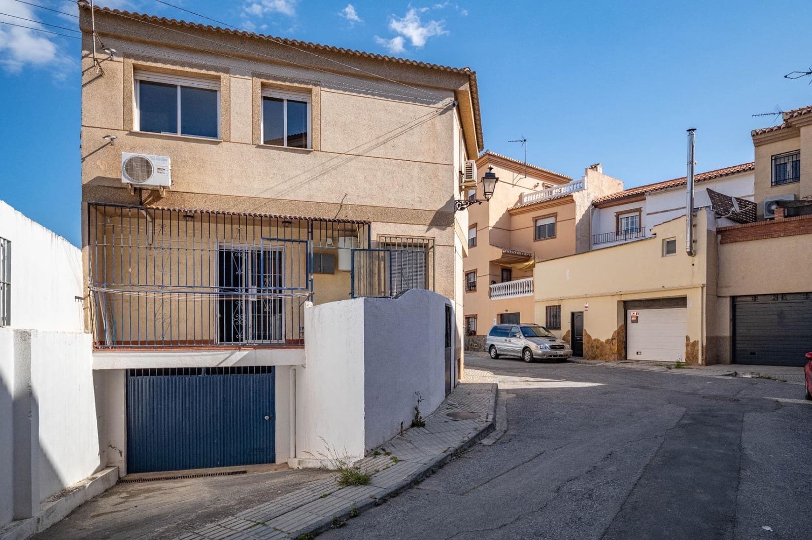 Casa de 3 habitaciones en Las Gabias en venta con garaje - 176.900 € (Ref: 9849740)