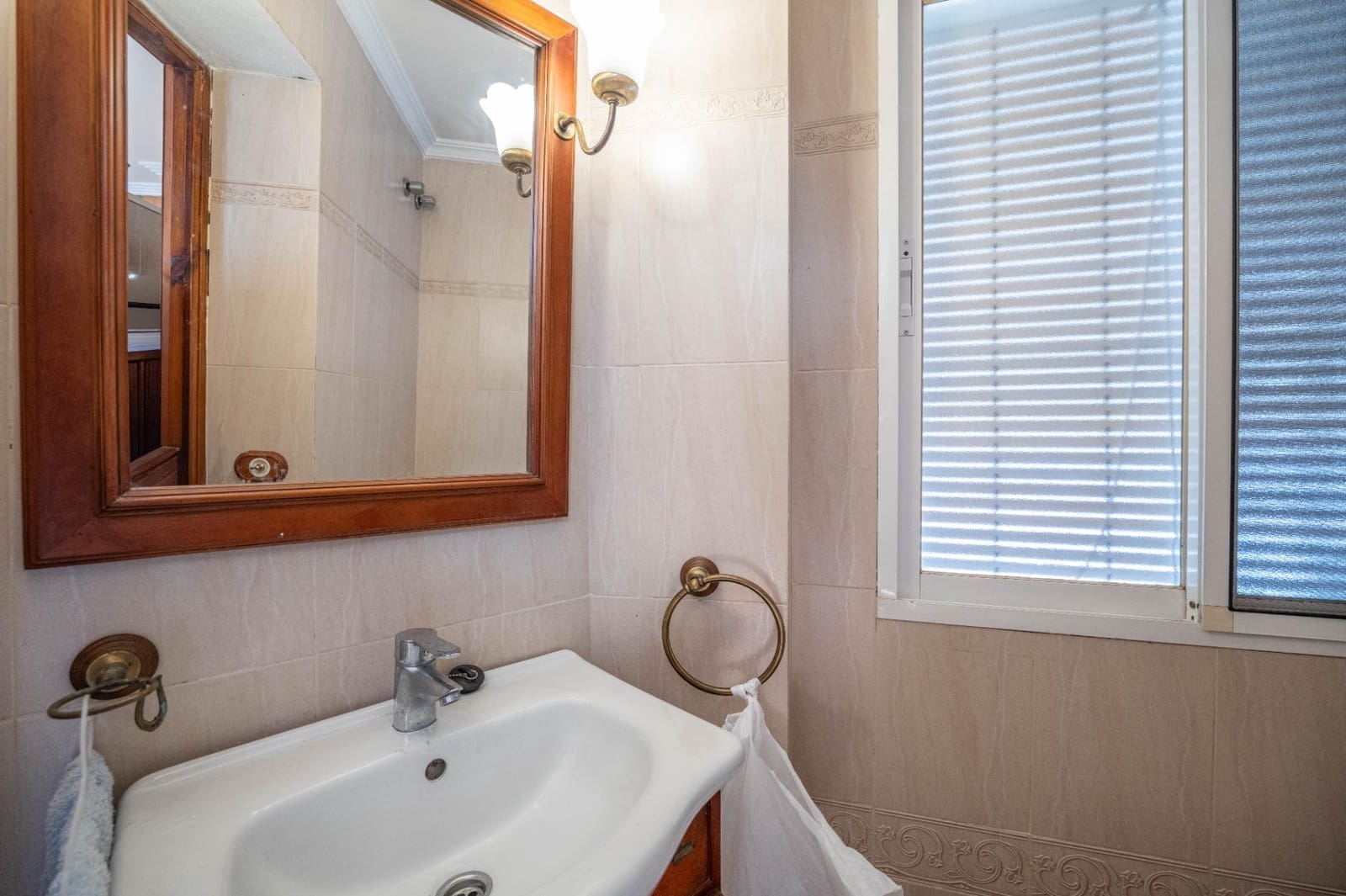 Casa de 3 habitaciones en Las Gabias en venta con garaje - 176.900 € (Ref: 9849740)