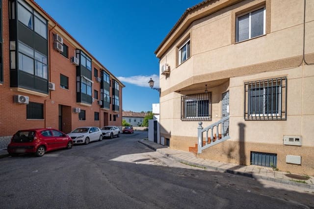 Casa de 3 habitaciones en Las Gabias en venta con garaje - 176.900 € (Ref: 9849740)