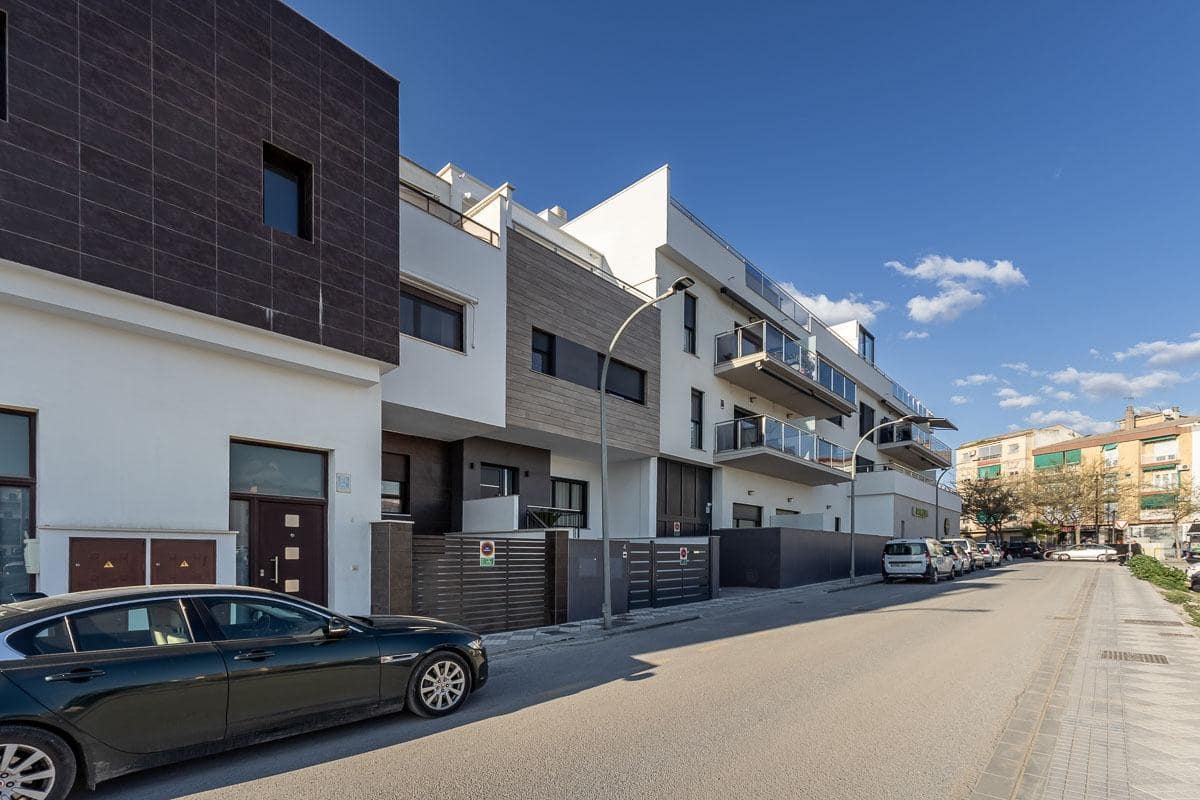 4 chambre Maison de Ville à vendre à Maracena avec garage - 439 000 € (Ref: 9849741)