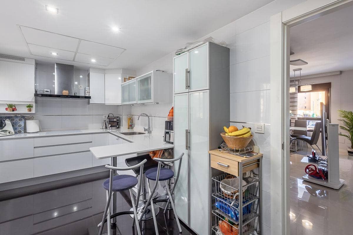 4 chambre Maison de Ville à vendre à Maracena avec garage - 439 000 € (Ref: 9849741)