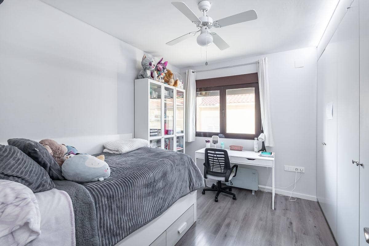 4 chambre Maison de Ville à vendre à Maracena avec garage - 439 000 € (Ref: 9849741)