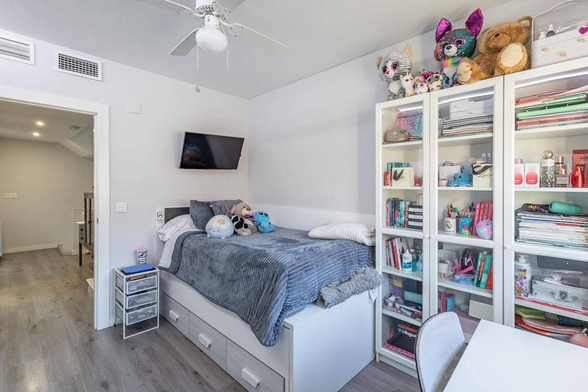 4 chambre Maison de Ville à vendre à Maracena avec garage - 439 000 € (Ref: 9849741)
