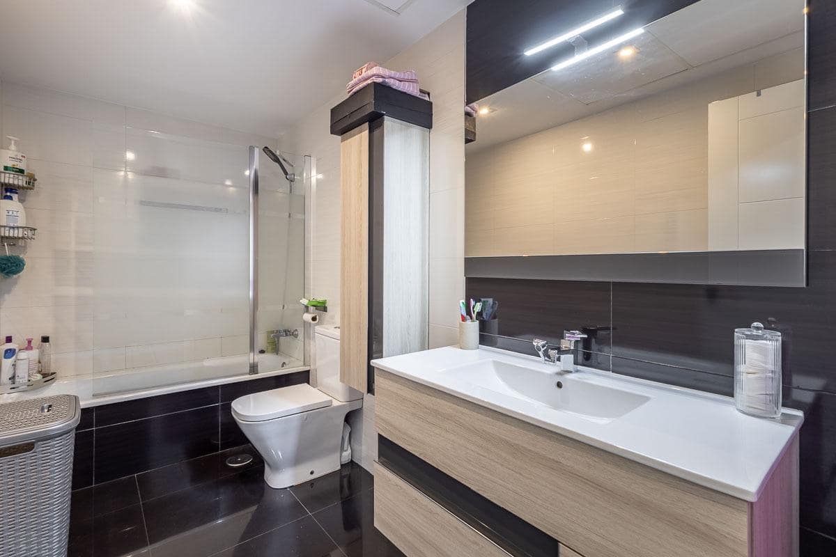 4 chambre Maison de Ville à vendre à Maracena avec garage - 439 000 € (Ref: 9849741)