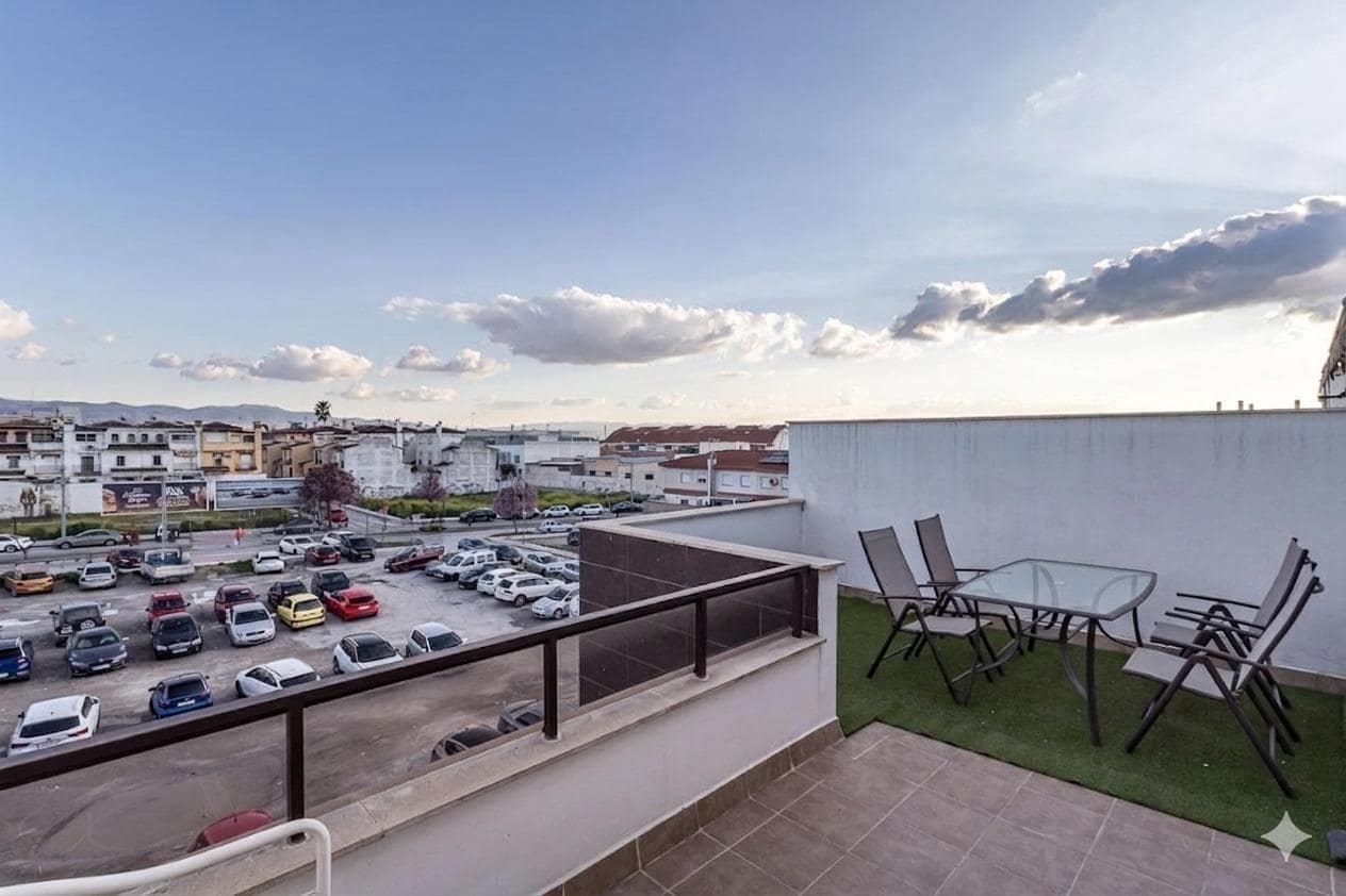 4 chambre Maison de Ville à vendre à Maracena avec garage - 439 000 € (Ref: 9849741)