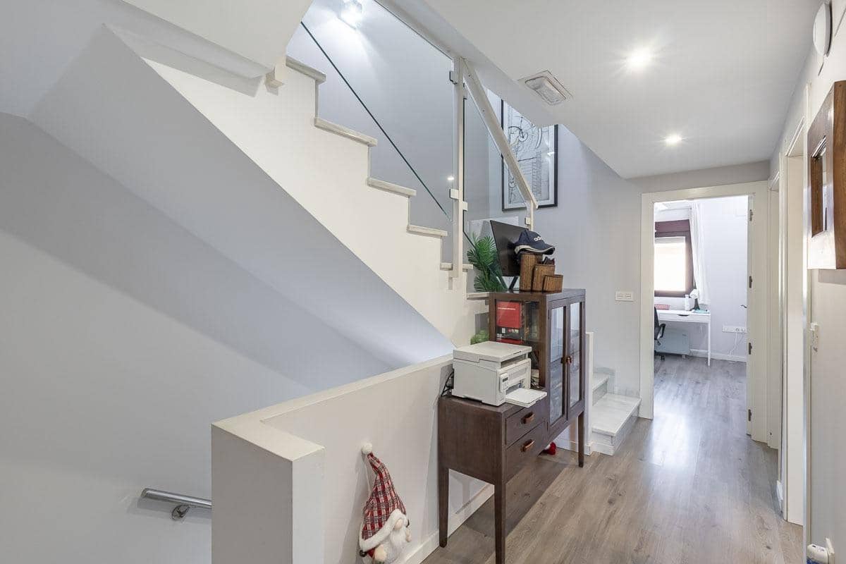 4 chambre Maison de Ville à vendre à Maracena avec garage - 439 000 € (Ref: 9849741)