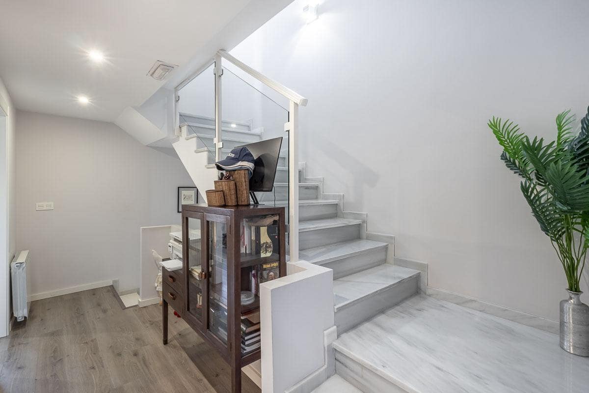 4 chambre Maison de Ville à vendre à Maracena avec garage - 439 000 € (Ref: 9849741)