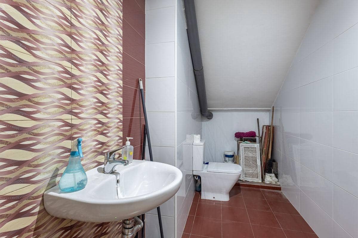 4 chambre Maison de Ville à vendre à Maracena avec garage - 439 000 € (Ref: 9849741)