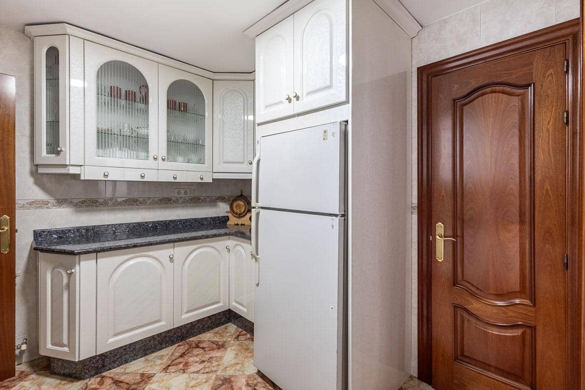 5 soveværelse Lejlighed til salg i Granada by - € 459.000 (Ref: 9851979)