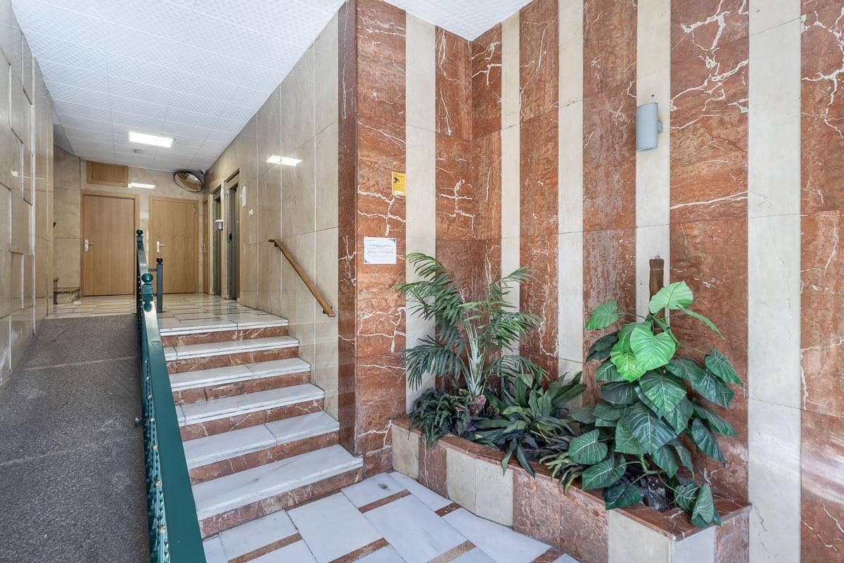 5 soveværelse Lejlighed til salg i Granada by - € 459.000 (Ref: 9851979)