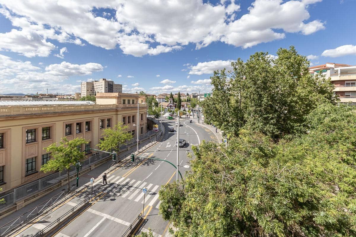 5 soveværelse Lejlighed til salg i Granada by - € 459.000 (Ref: 9851979)