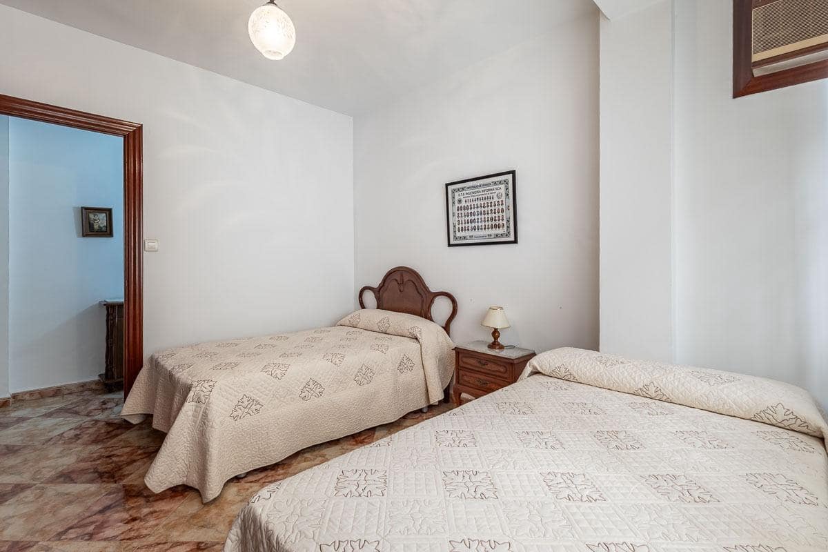 5 soveværelse Lejlighed til salg i Granada by - € 459.000 (Ref: 9851979)