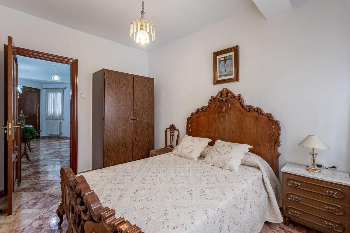 5 soveværelse Lejlighed til salg i Granada by - € 459.000 (Ref: 9851979)