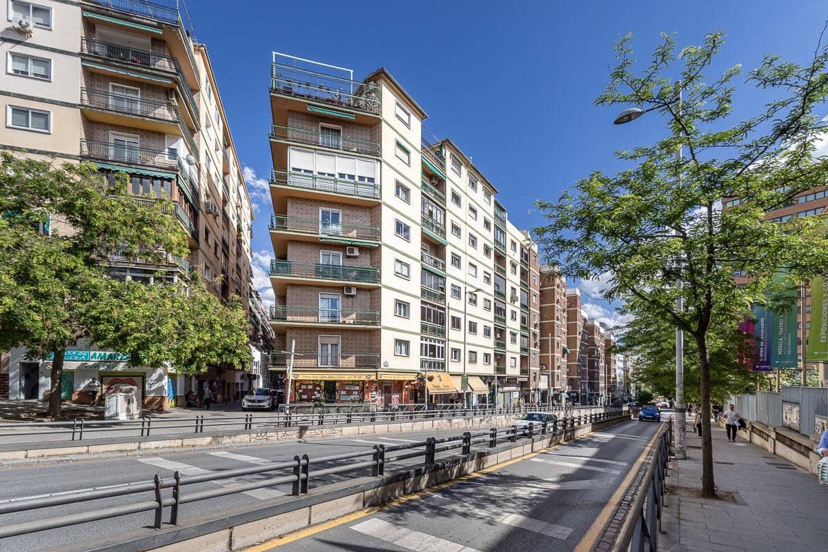 5 soveværelse Lejlighed til salg i Granada by - € 459.000 (Ref: 9851979)