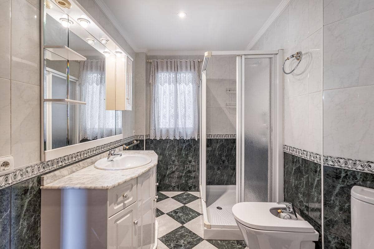 5 soveværelse Lejlighed til salg i Granada by - € 459.000 (Ref: 9851979)