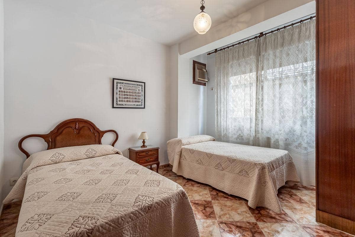 5 soveværelse Lejlighed til salg i Granada by - € 459.000 (Ref: 9851979)