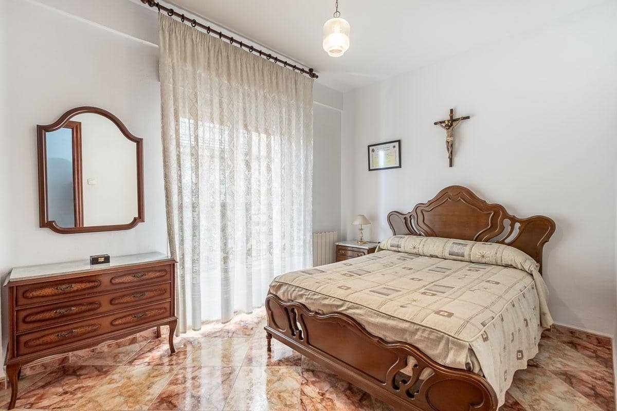 5 soveværelse Lejlighed til salg i Granada by - € 459.000 (Ref: 9851979)