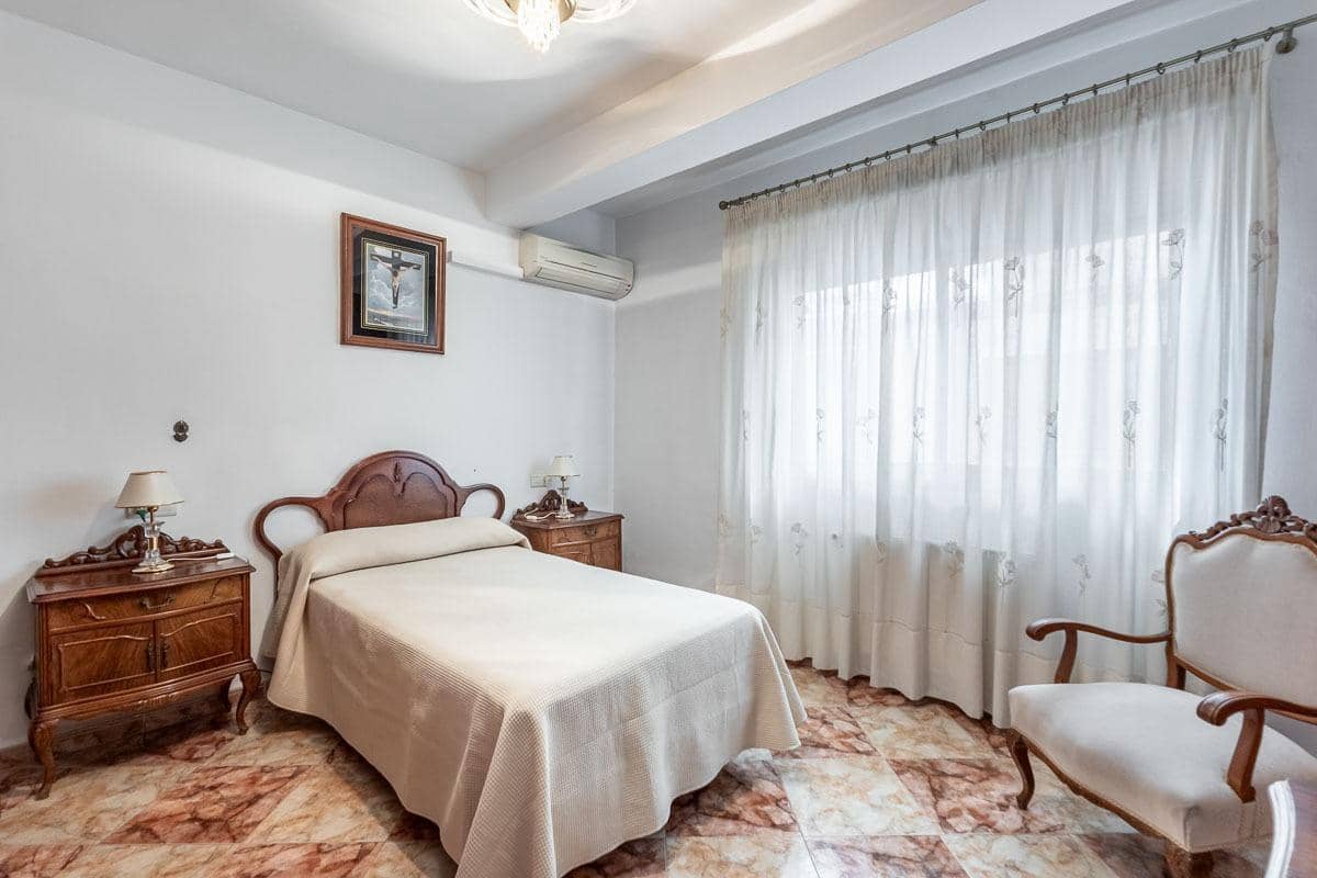 5 soveværelse Lejlighed til salg i Granada by - € 459.000 (Ref: 9851979)