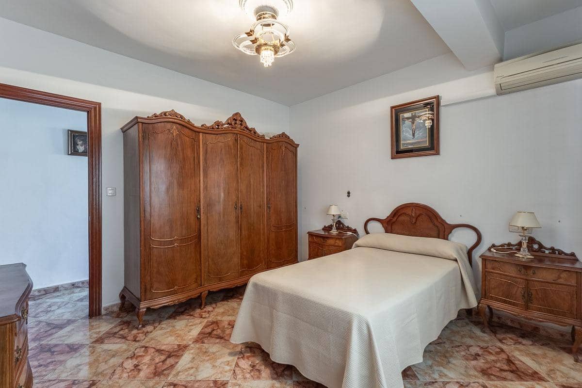 5 soveværelse Lejlighed til salg i Granada by - € 459.000 (Ref: 9851979)