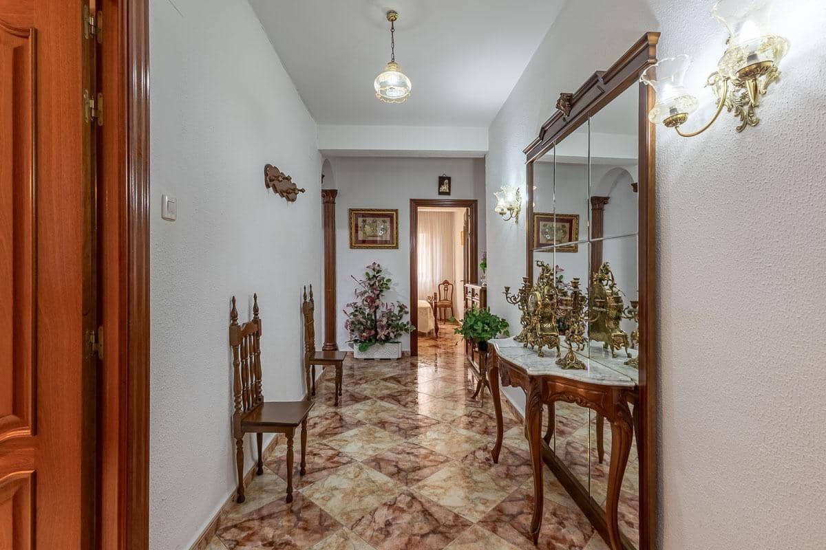 5 soveværelse Lejlighed til salg i Granada by - € 459.000 (Ref: 9851979)