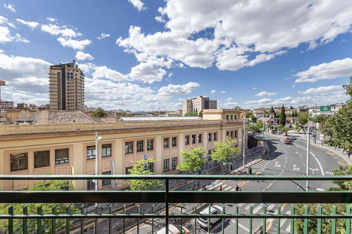 5 soveværelse Lejlighed til salg i Granada by - € 459.000 (Ref: 9851979)