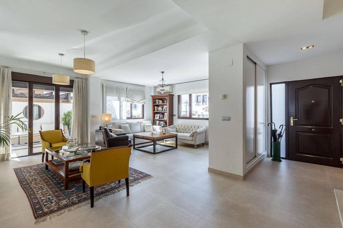 5 bedroom Villa for sale in Huetor Vega with pool garage - € 525,000 (Ref: 9851985)
