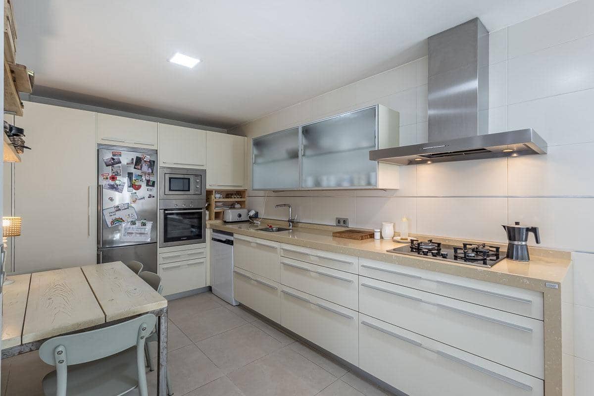5 bedroom Villa for sale in Huetor Vega with pool garage - € 525,000 (Ref: 9851985)