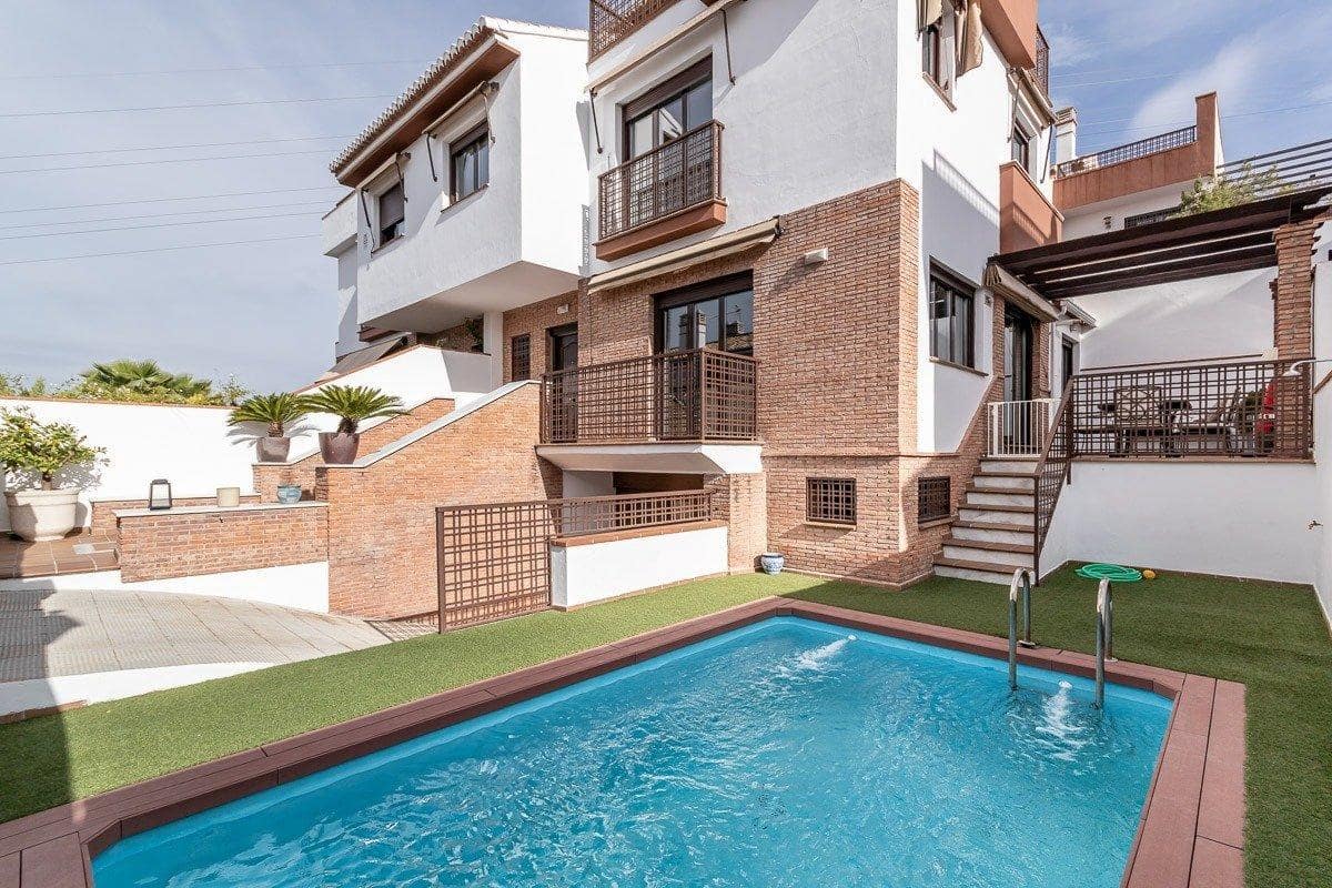 5 bedroom Villa for sale in Huetor Vega with pool garage - € 525,000 (Ref: 9851985)