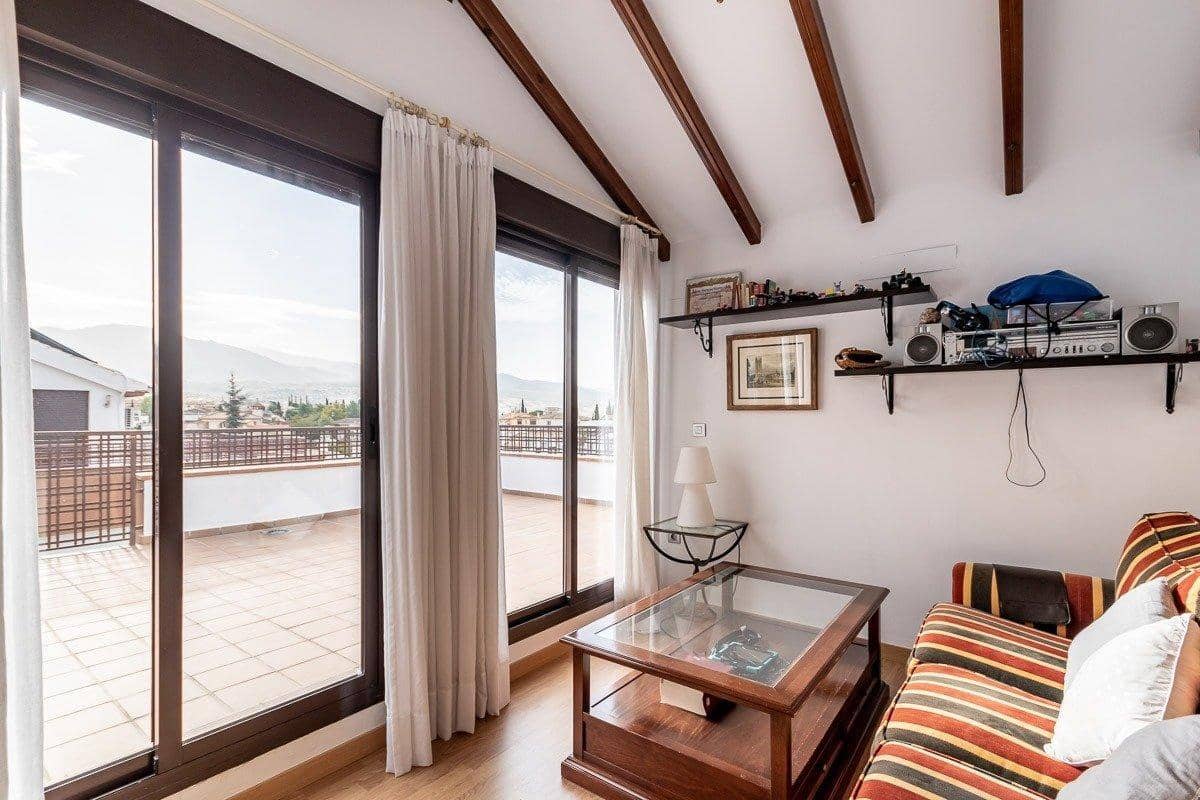 5 bedroom Villa for sale in Huetor Vega with pool garage - € 525,000 (Ref: 9851985)