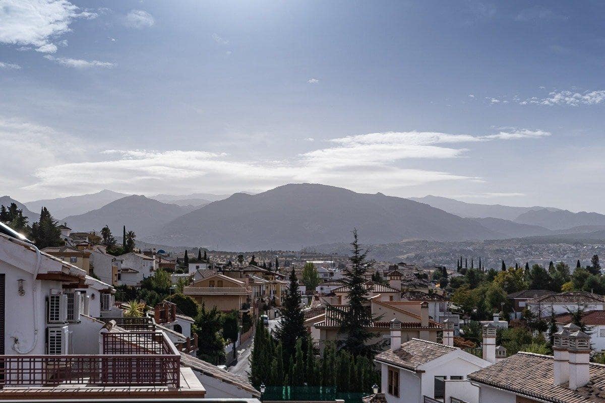 5 bedroom Villa for sale in Huetor Vega with pool garage - € 525,000 (Ref: 9851985)