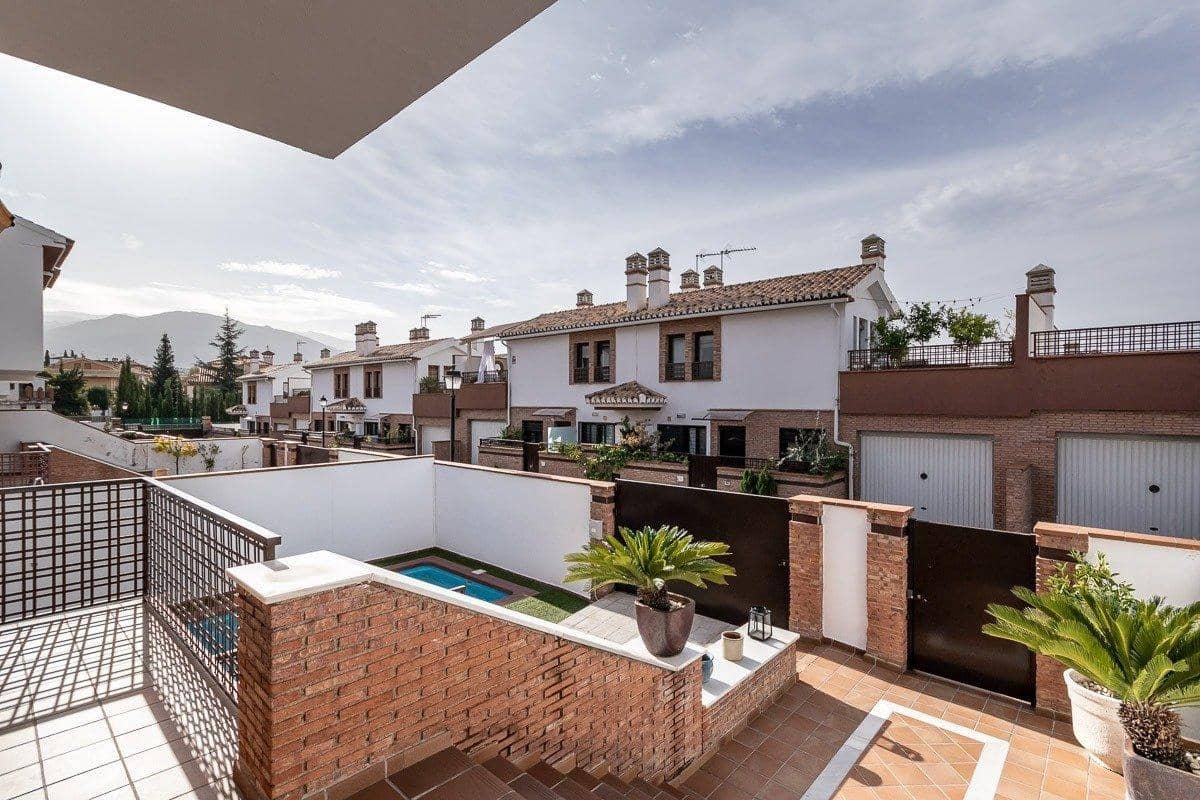 5 bedroom Villa for sale in Huetor Vega with pool garage - € 525,000 (Ref: 9851985)