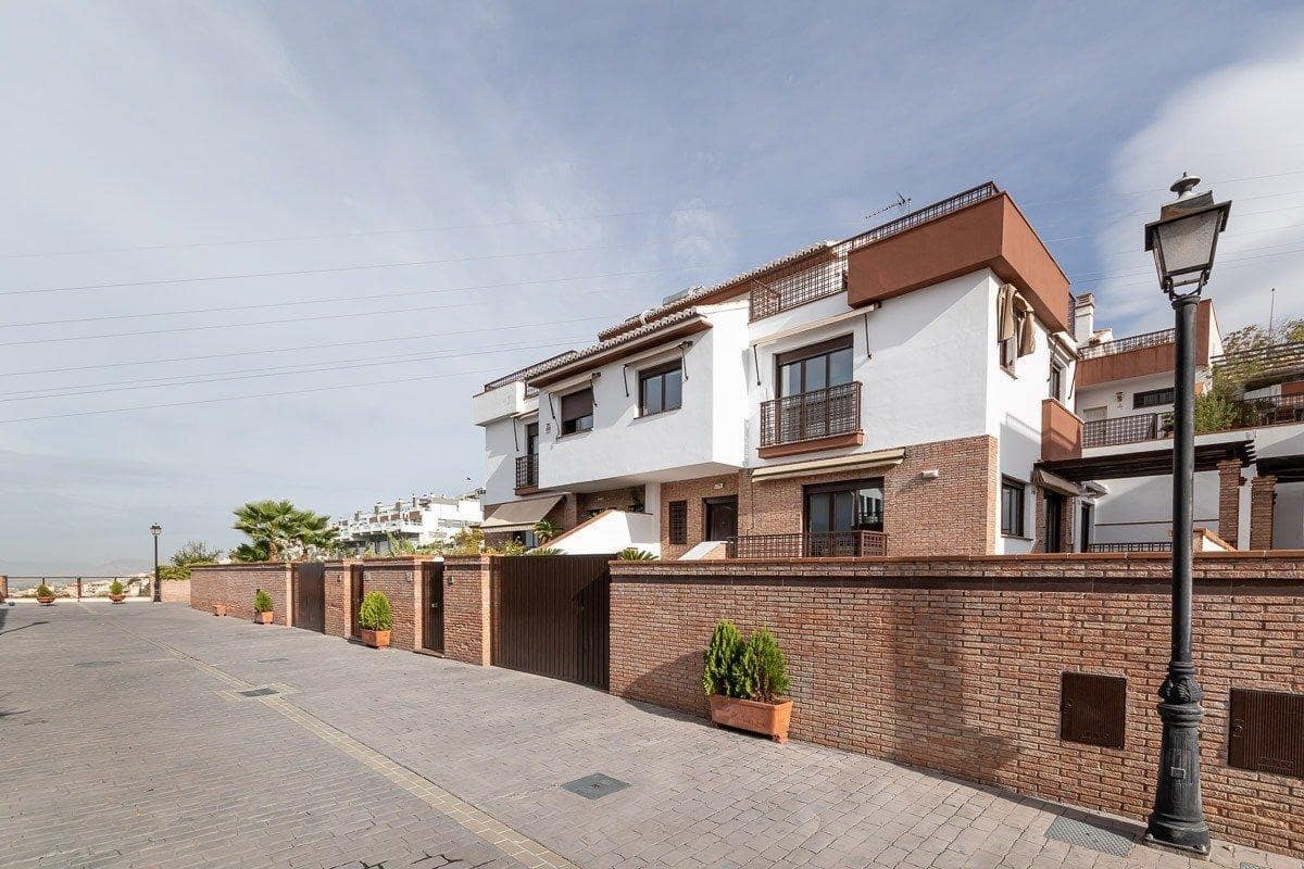 5 bedroom Villa for sale in Huetor Vega with pool garage - € 525,000 (Ref: 9851985)