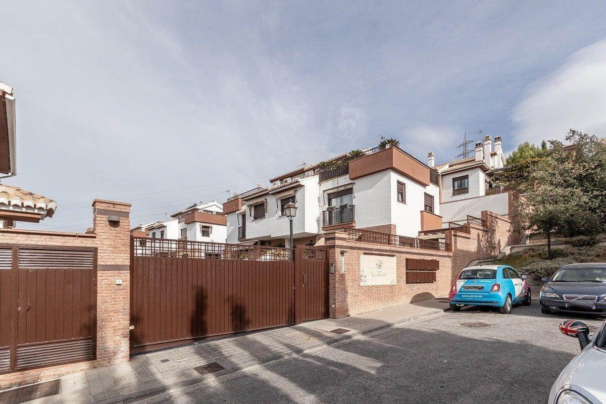 5 bedroom Villa for sale in Huetor Vega with pool garage - € 525,000 (Ref: 9851985)