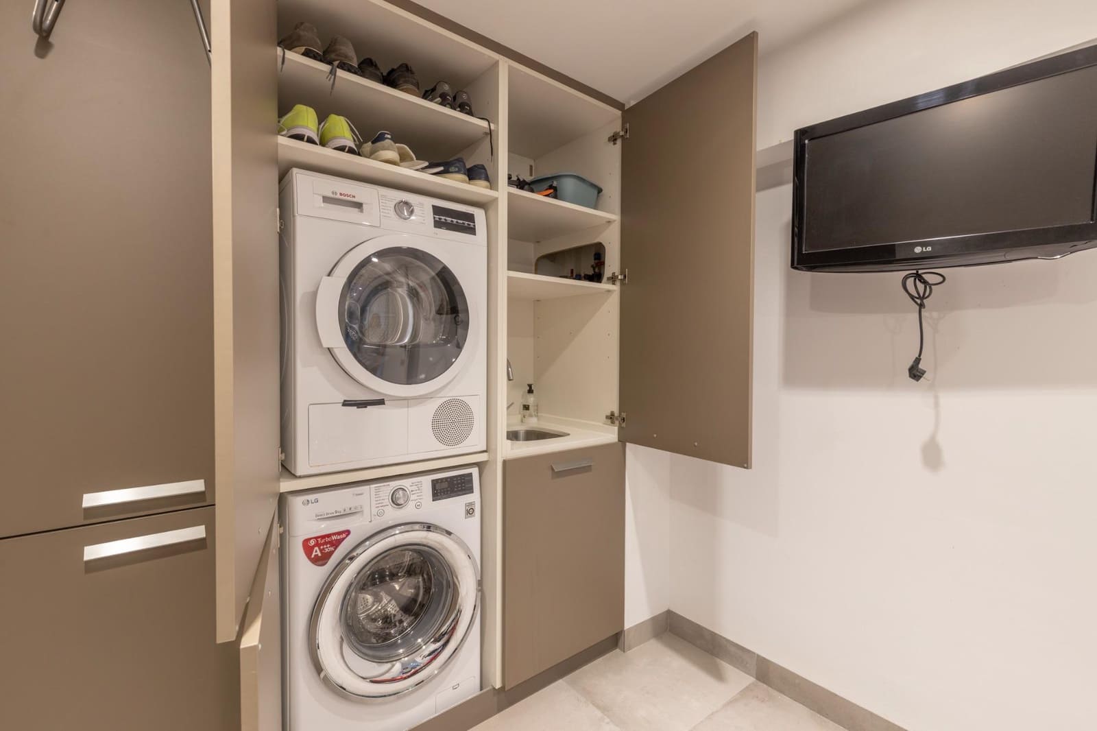 3 soveværelse Villa til salg i Granada by med garage - € 739.000 (Ref: 9855792)