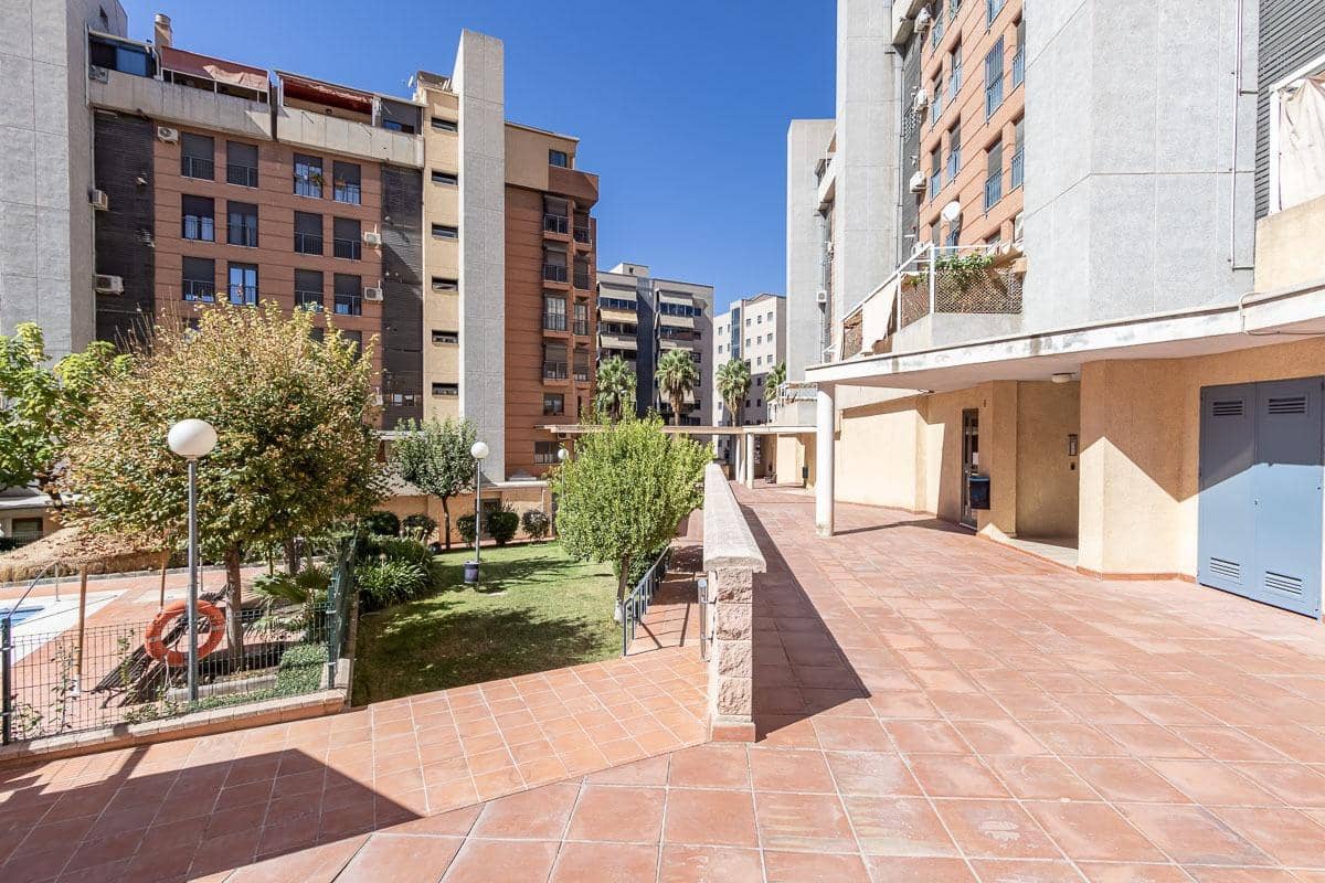 3 soveværelse Lejlighed til salg i Granada by med swimmingpool garage - € 379.000 (Ref: 9855798)