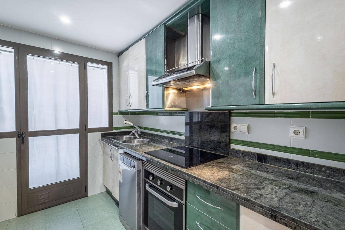 3 soveværelse Lejlighed til salg i Granada by med swimmingpool garage - € 379.000 (Ref: 9855798)