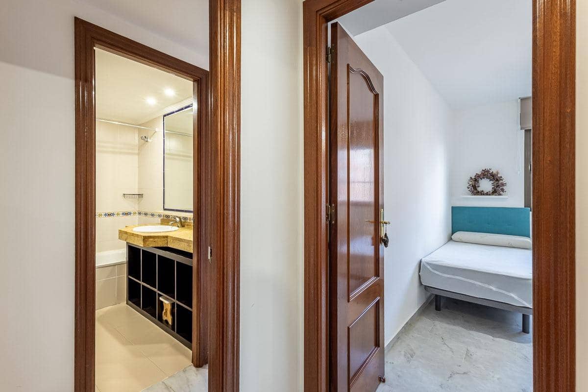 3 soveværelse Lejlighed til salg i Granada by med swimmingpool garage - € 379.000 (Ref: 9855798)