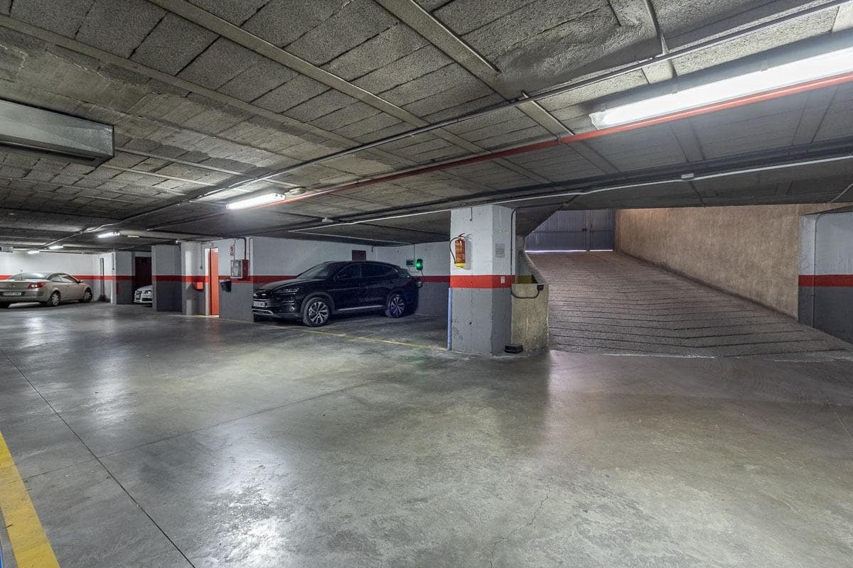 3 soveværelse Lejlighed til salg i Granada by med swimmingpool garage - € 379.000 (Ref: 9855798)