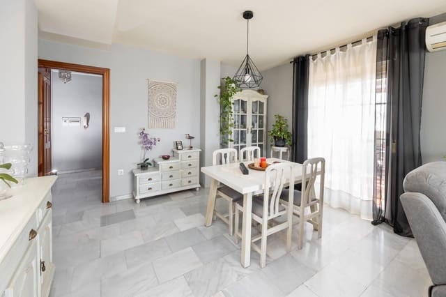 3 soveværelse Penthouse til salg i Churriana de la Vega med garage - € 275.000 (Ref: 9855799)